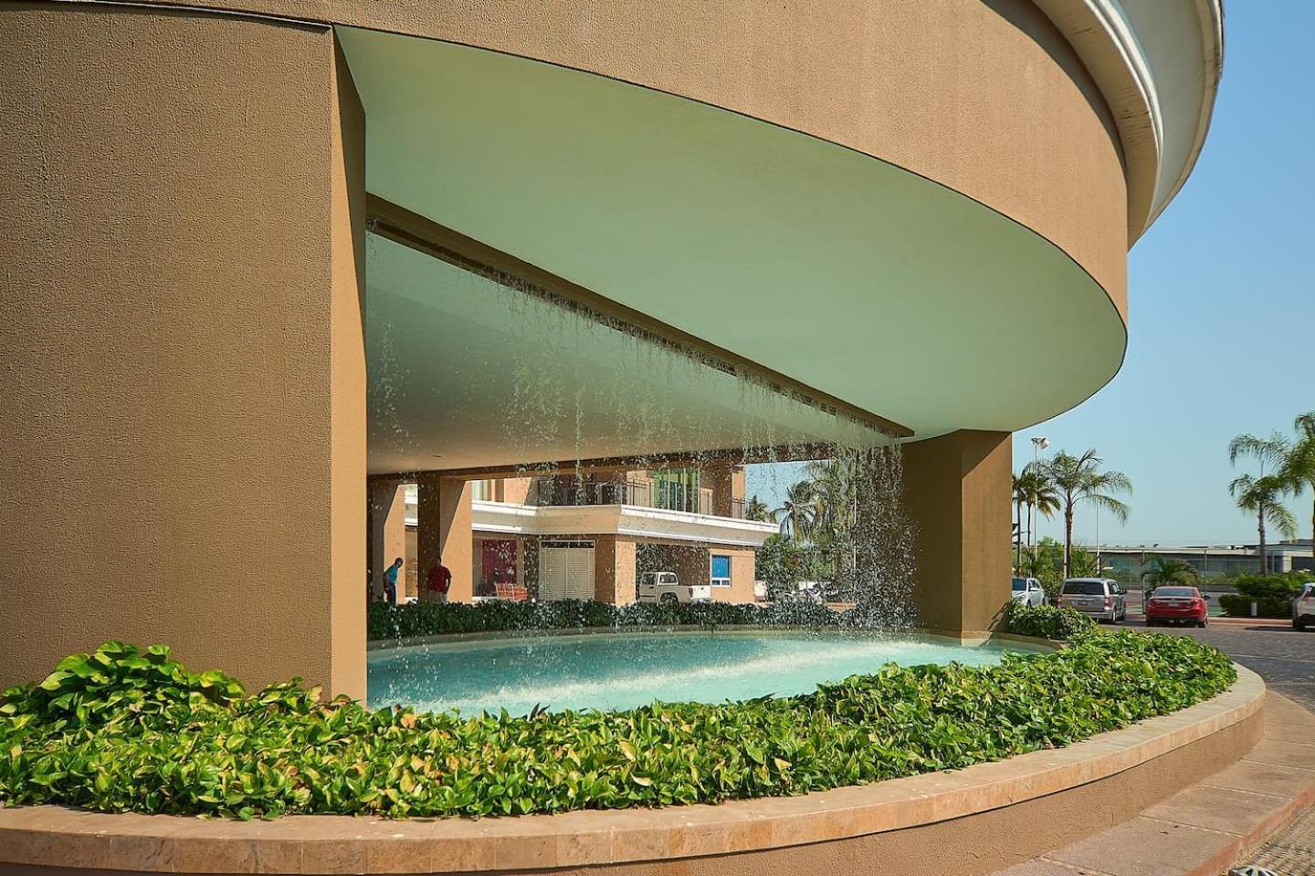 Grand Venetian Beachfront Condos ปูแอร์โตบาญาร์ตา ภายนอก รูปภาพ