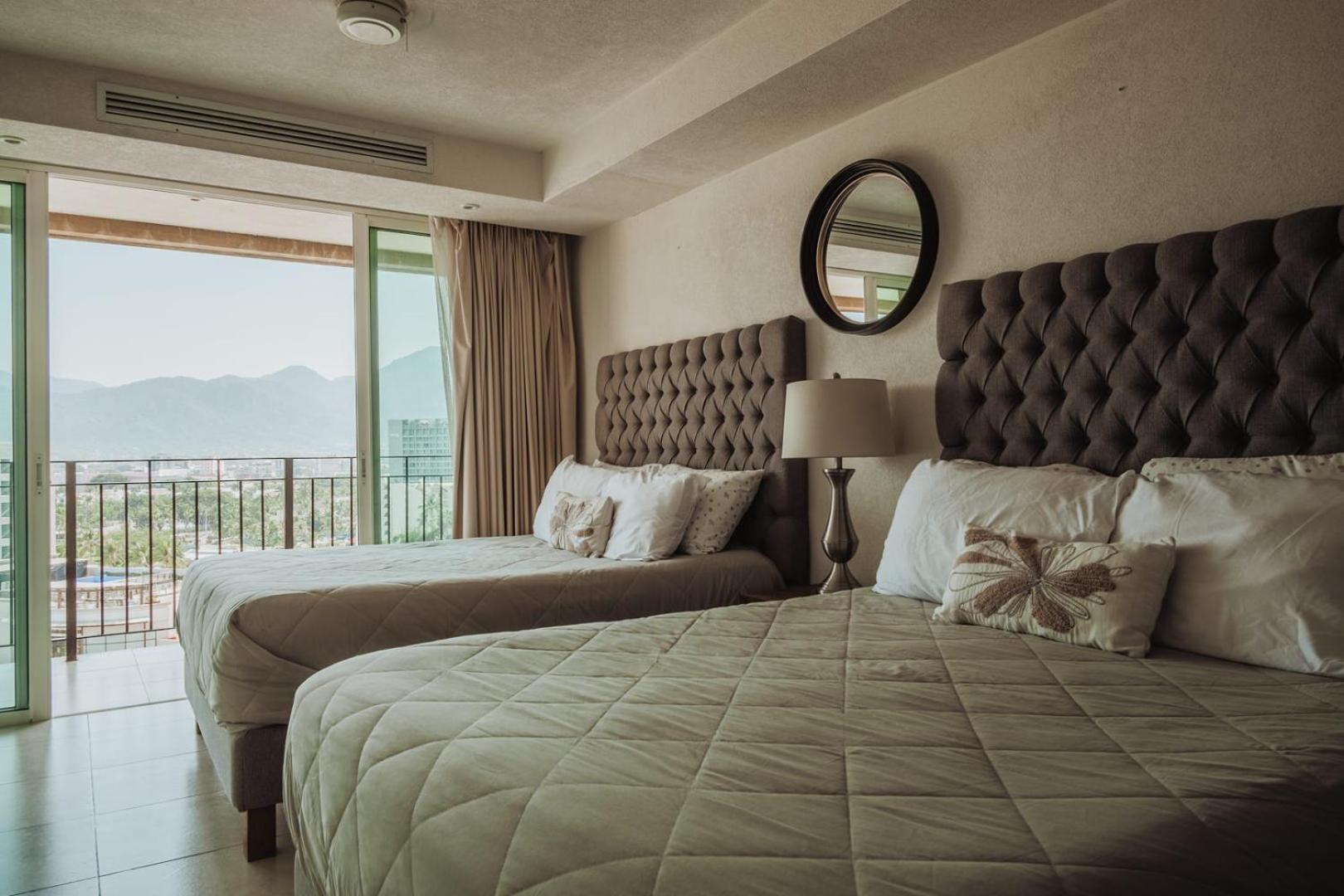 Grand Venetian Beachfront Condos ปูแอร์โตบาญาร์ตา ภายนอก รูปภาพ
