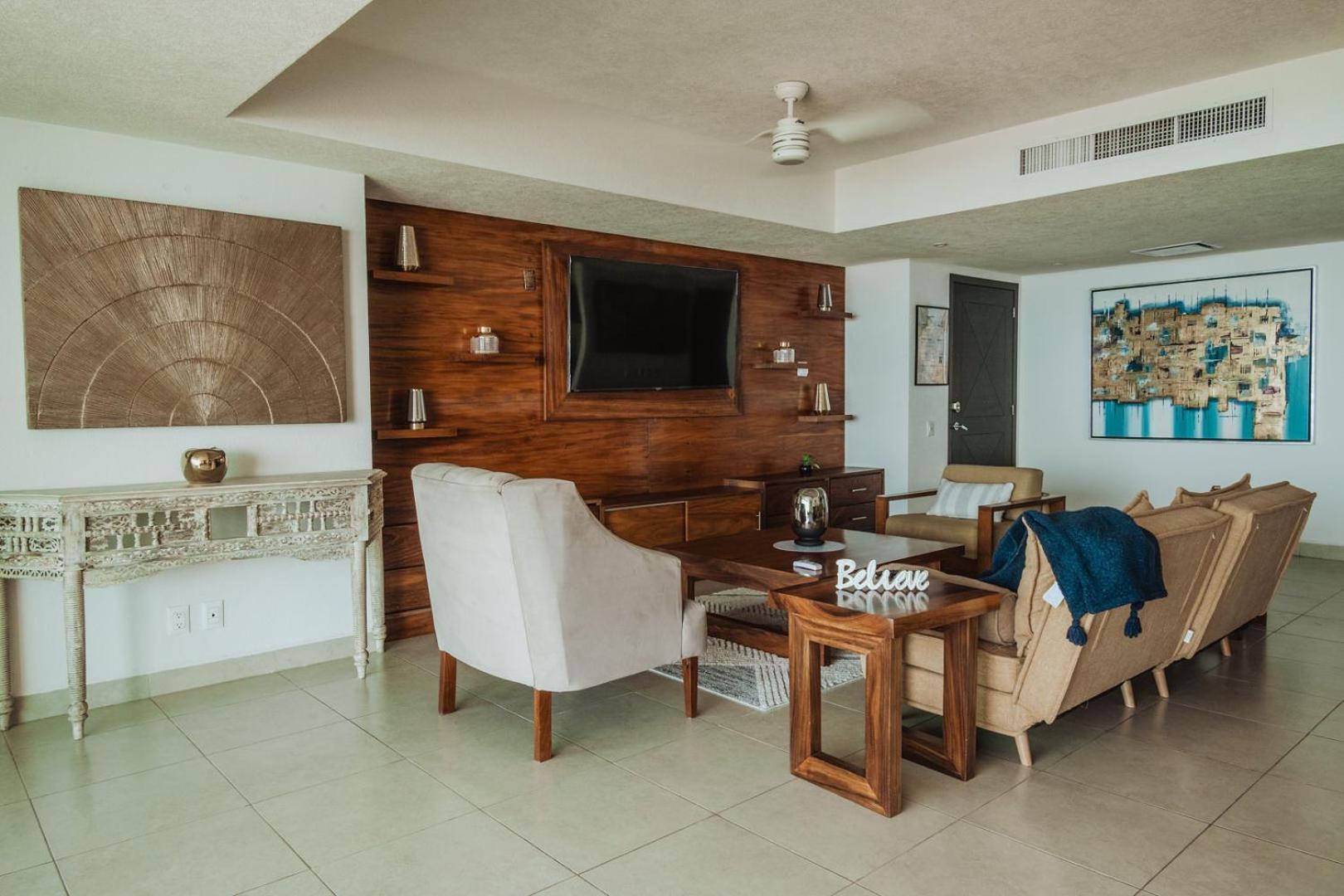 Grand Venetian Beachfront Condos ปูแอร์โตบาญาร์ตา ภายนอก รูปภาพ