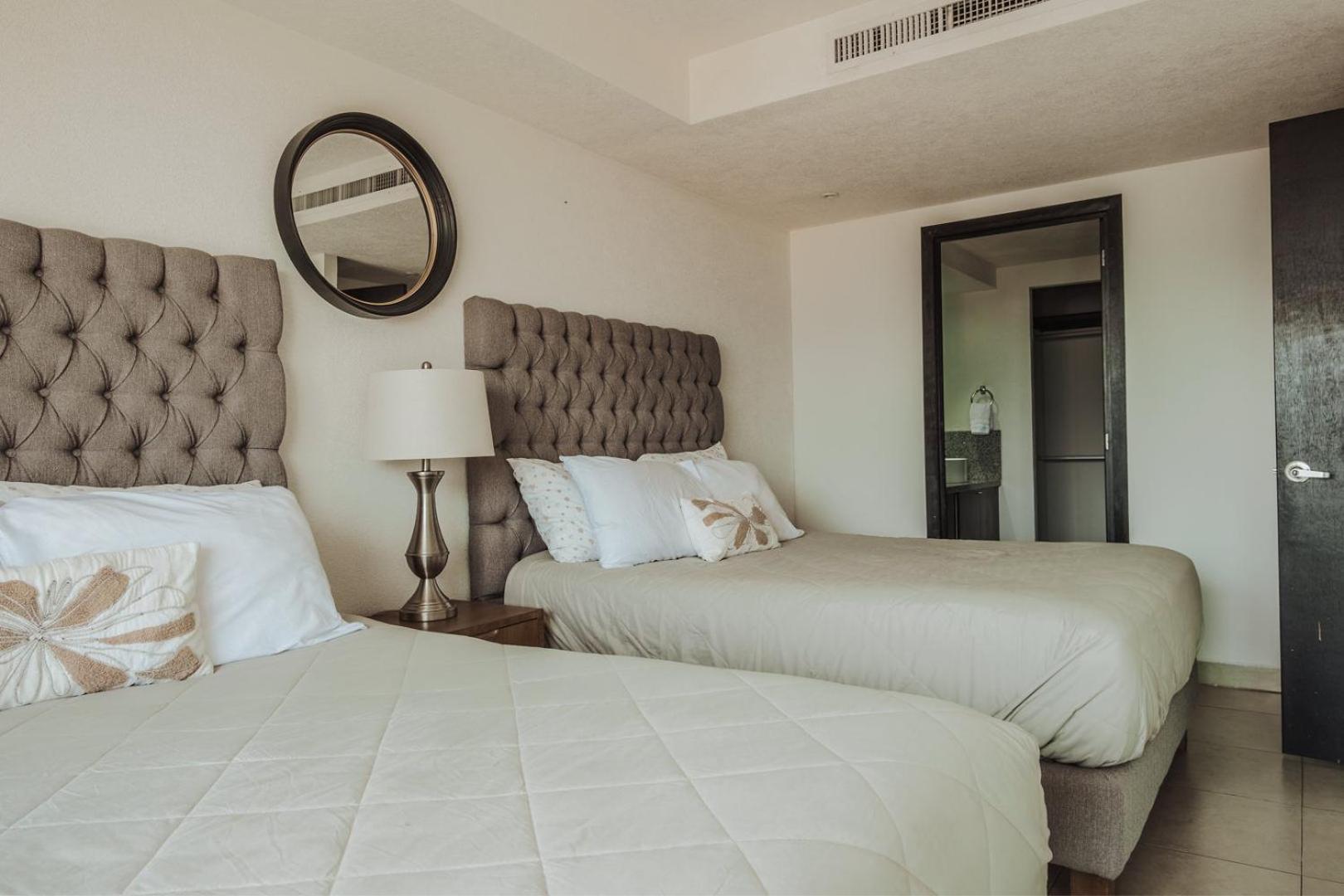 Grand Venetian Beachfront Condos ปูแอร์โตบาญาร์ตา ภายนอก รูปภาพ