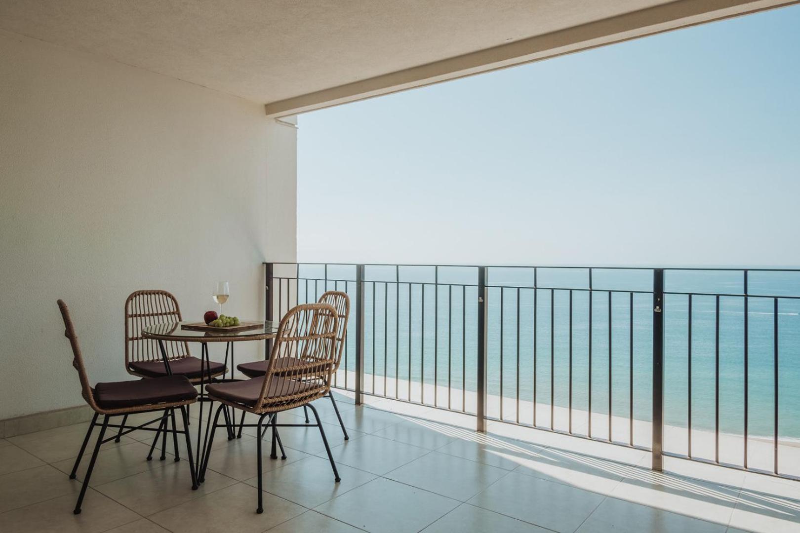 Grand Venetian Beachfront Condos ปูแอร์โตบาญาร์ตา ภายนอก รูปภาพ