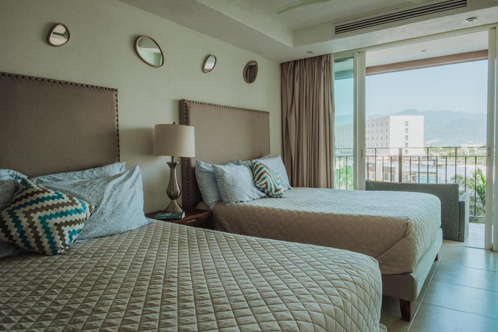 Grand Venetian Beachfront Condos ปูแอร์โตบาญาร์ตา ภายนอก รูปภาพ