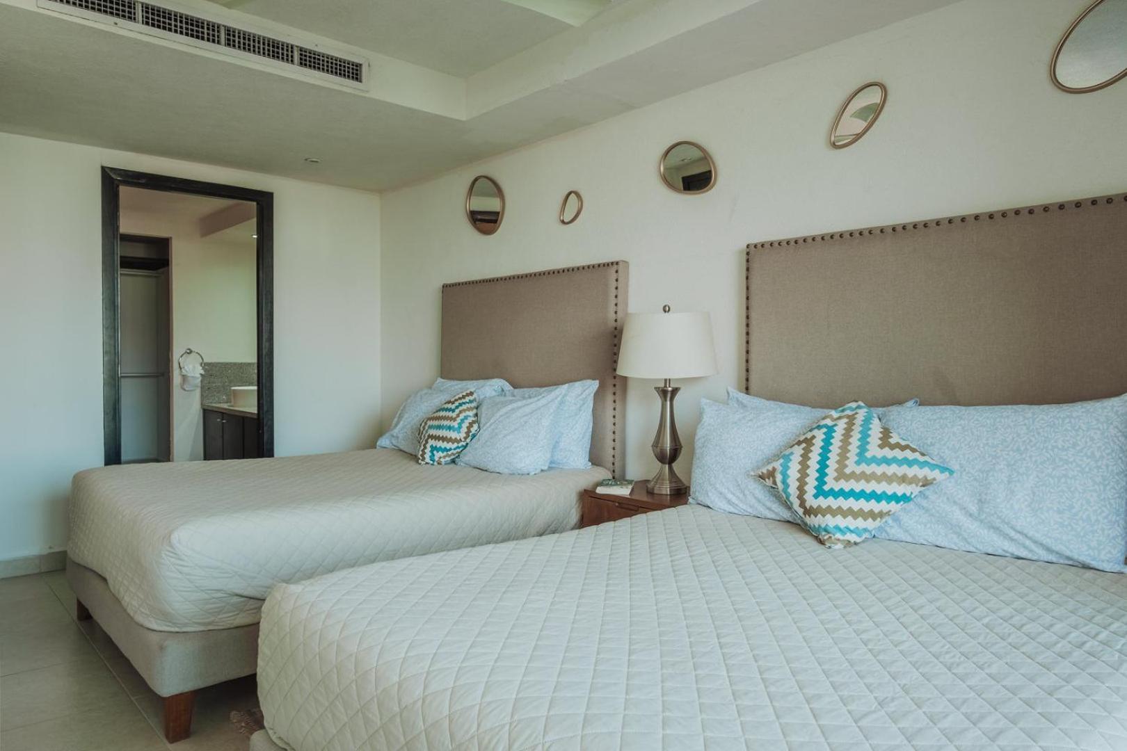 Grand Venetian Beachfront Condos ปูแอร์โตบาญาร์ตา ภายนอก รูปภาพ