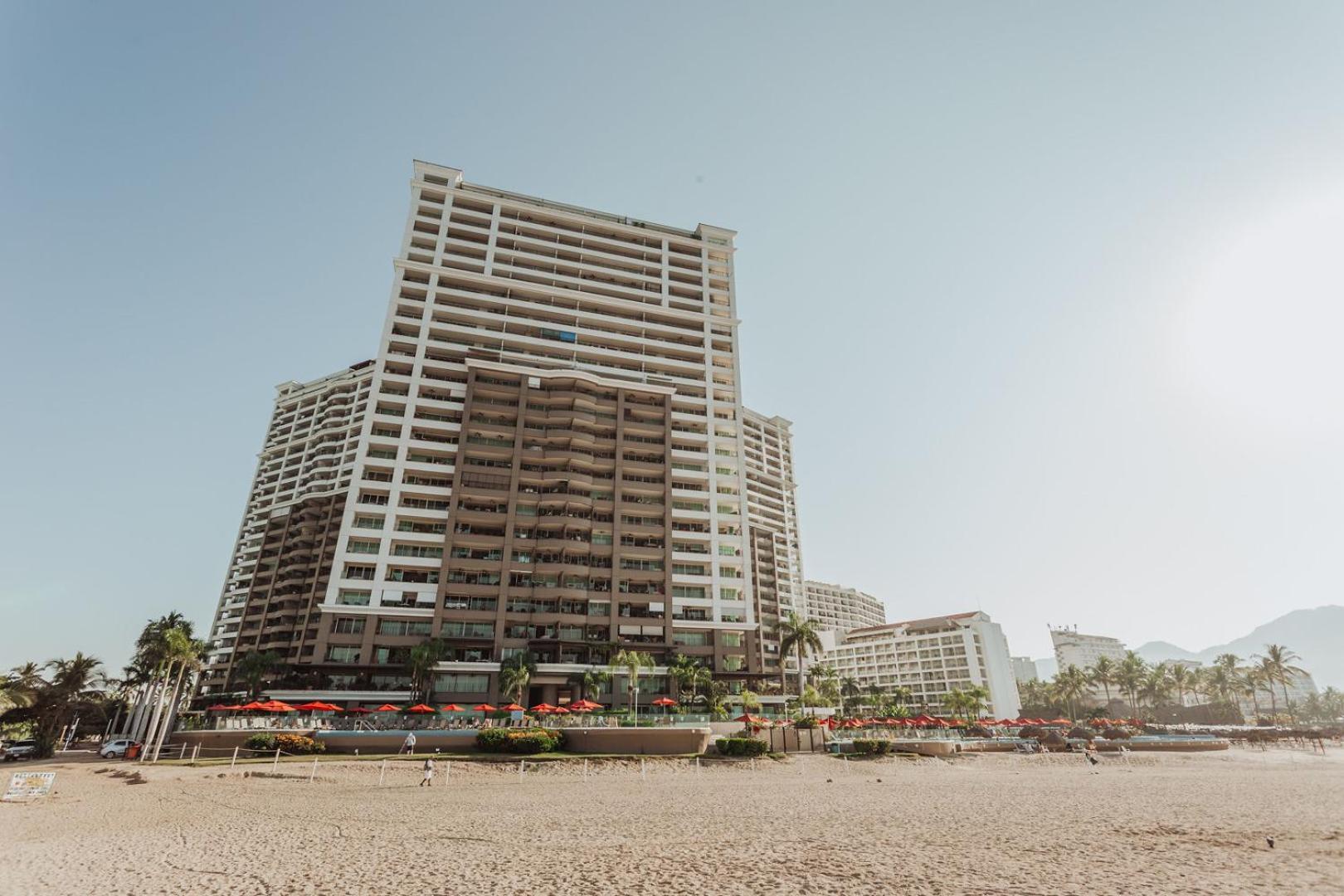 Grand Venetian Beachfront Condos ปูแอร์โตบาญาร์ตา ภายนอก รูปภาพ