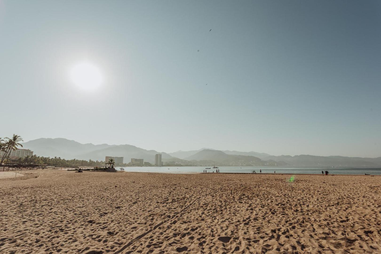 Grand Venetian Beachfront Condos ปูแอร์โตบาญาร์ตา ภายนอก รูปภาพ