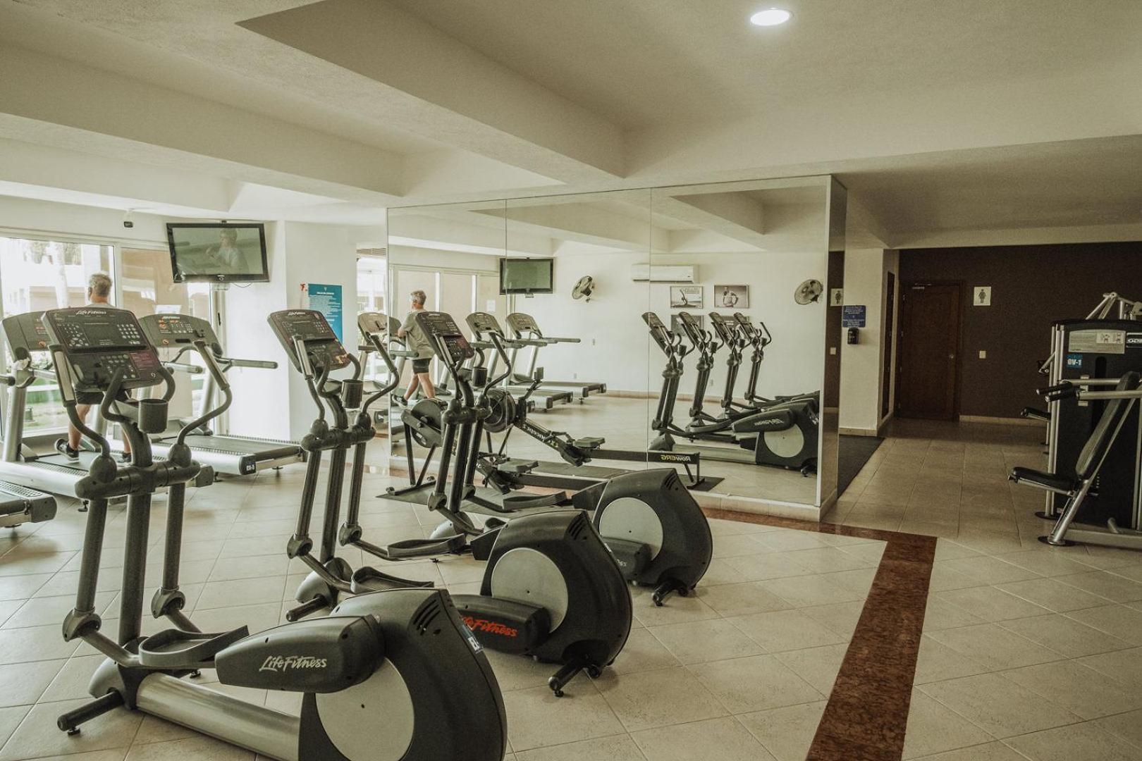 Grand Venetian Beachfront Condos ปูแอร์โตบาญาร์ตา ภายนอก รูปภาพ