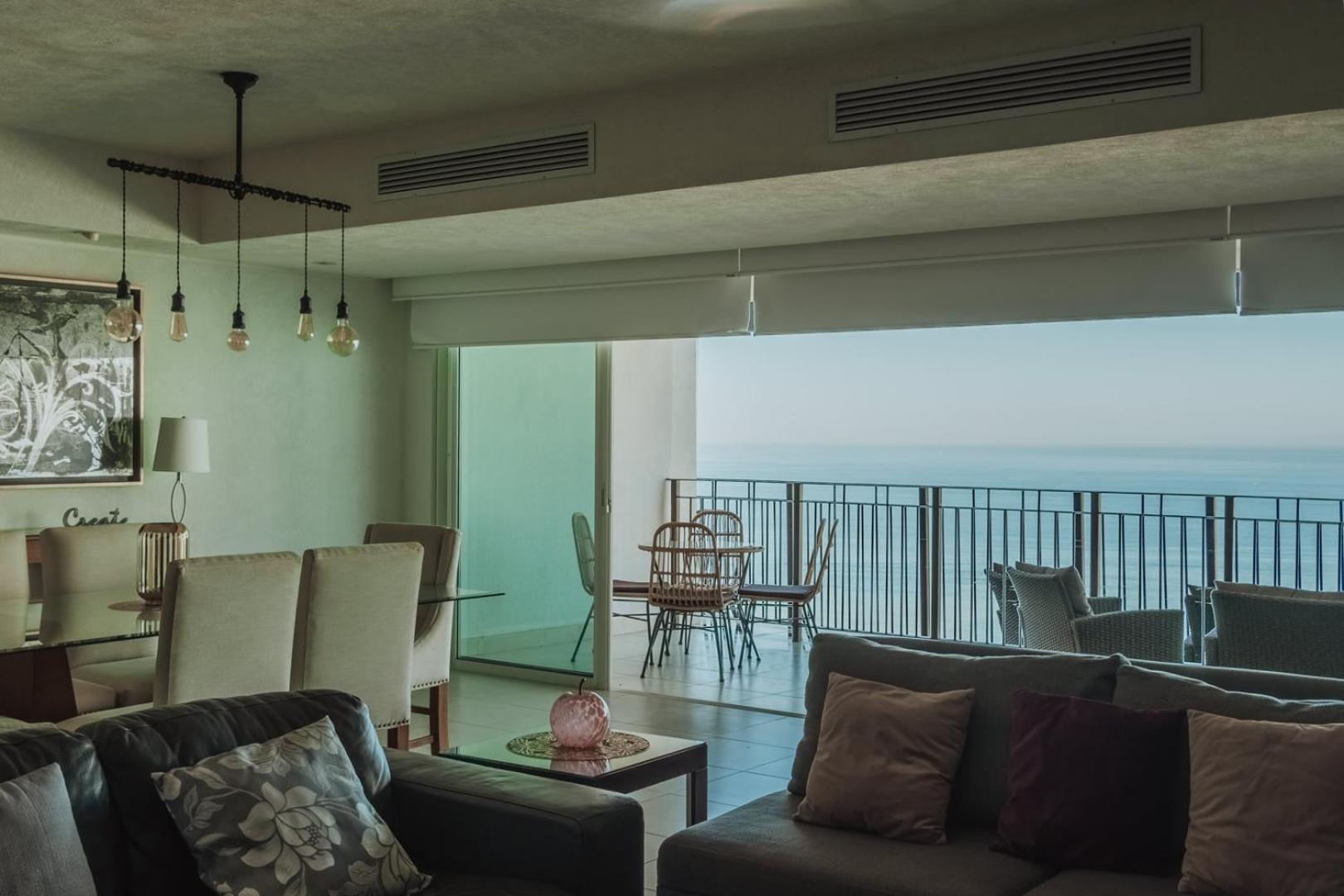 Grand Venetian Beachfront Condos ปูแอร์โตบาญาร์ตา ภายนอก รูปภาพ