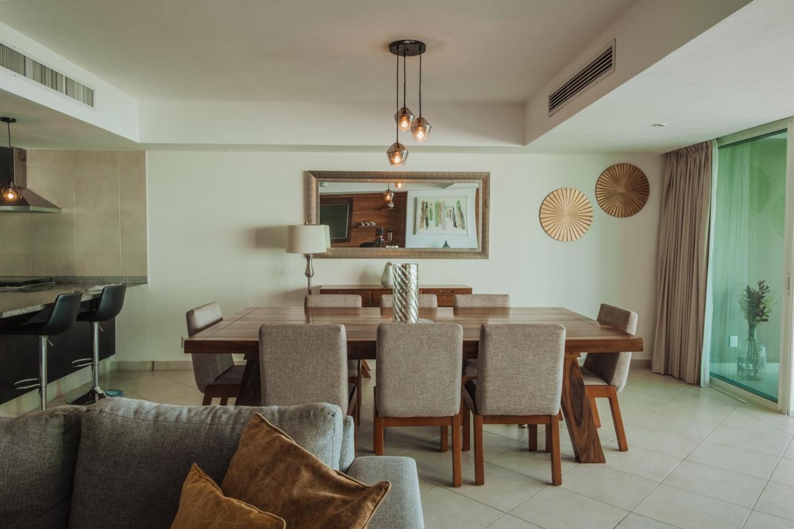 Grand Venetian Beachfront Condos ปูแอร์โตบาญาร์ตา ภายนอก รูปภาพ