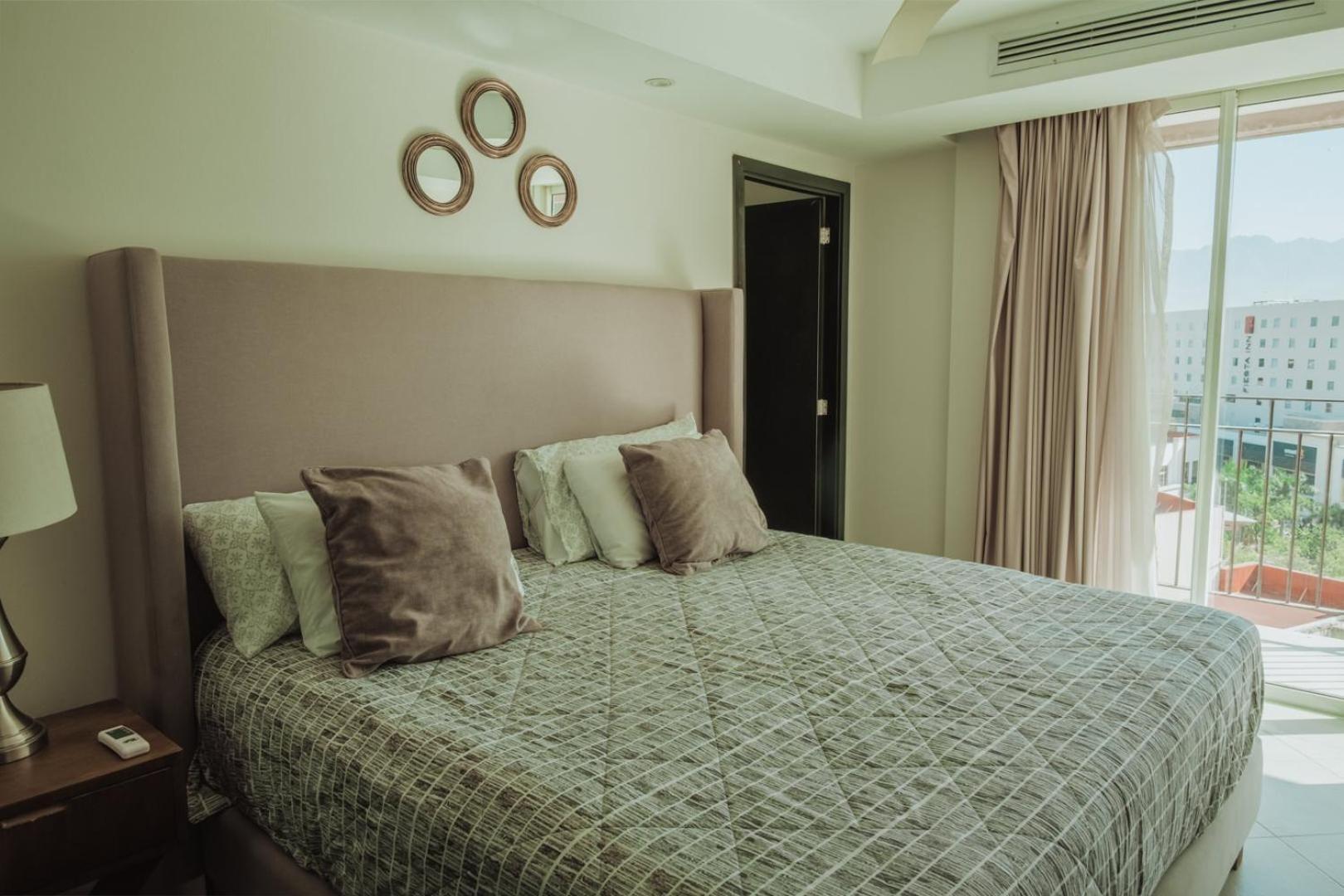 Grand Venetian Beachfront Condos ปูแอร์โตบาญาร์ตา ภายนอก รูปภาพ
