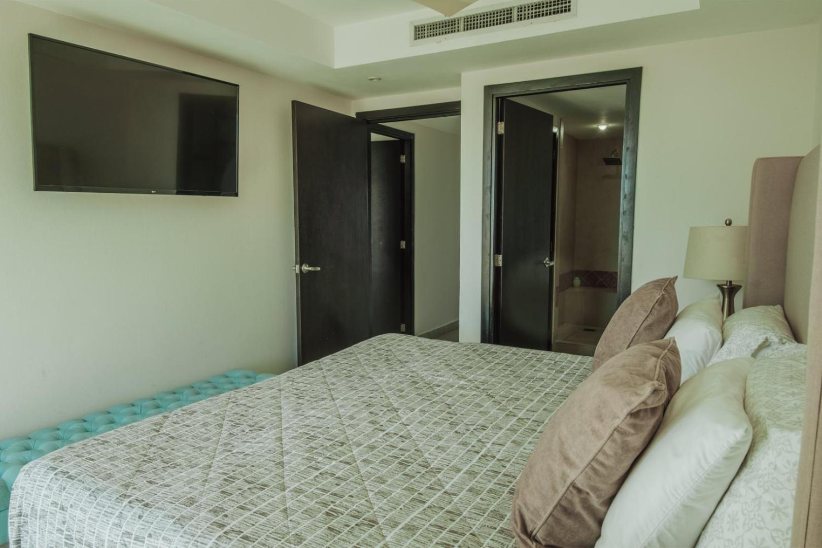 Grand Venetian Beachfront Condos ปูแอร์โตบาญาร์ตา ภายนอก รูปภาพ